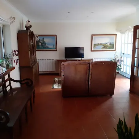 Moradia Em Condominio Na Encosta Do Bom Jesus *