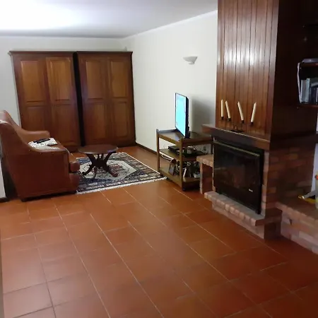 Moradia Em Condominio Na Encosta Do Bom Jesus
